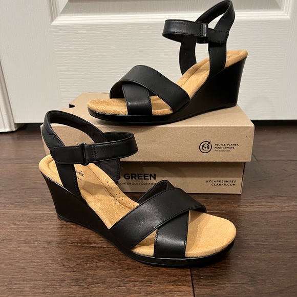 Clarks Shoes - NWT Clark’s Tulip Gem black leather wedges
